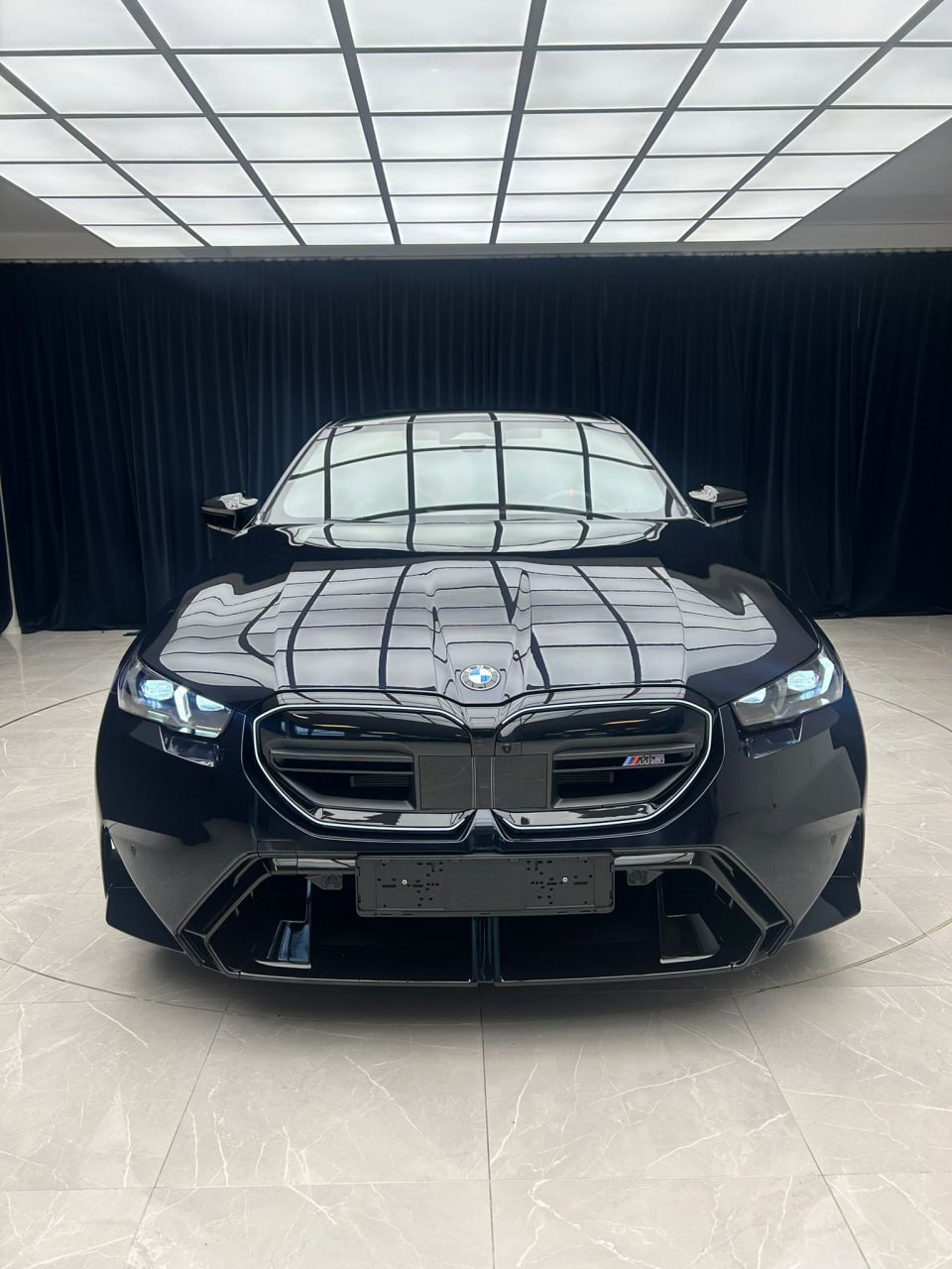 BMW M5 G90